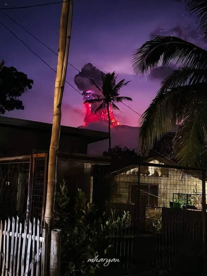 BREAKING: Kanlaon Volcano Erupts, Volcanic Plume Reaches 5,000 Meters, Remains at Alert Level 1